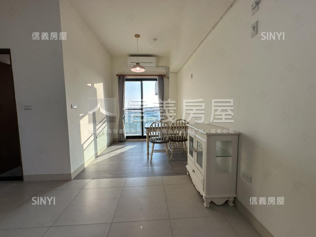 城市樂章２房平車房屋室內格局與周邊環境