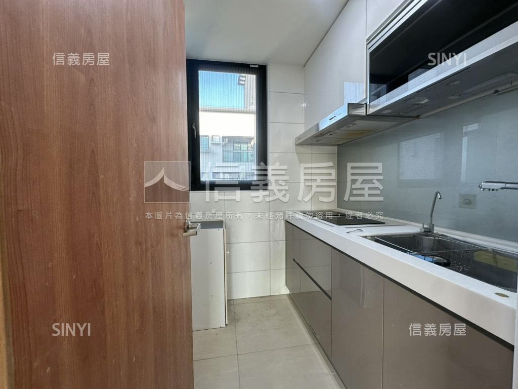 城市樂章２房平車房屋室內格局與周邊環境