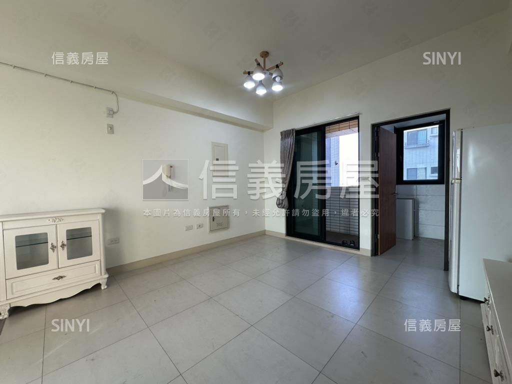 城市樂章２房平車房屋室內格局與周邊環境