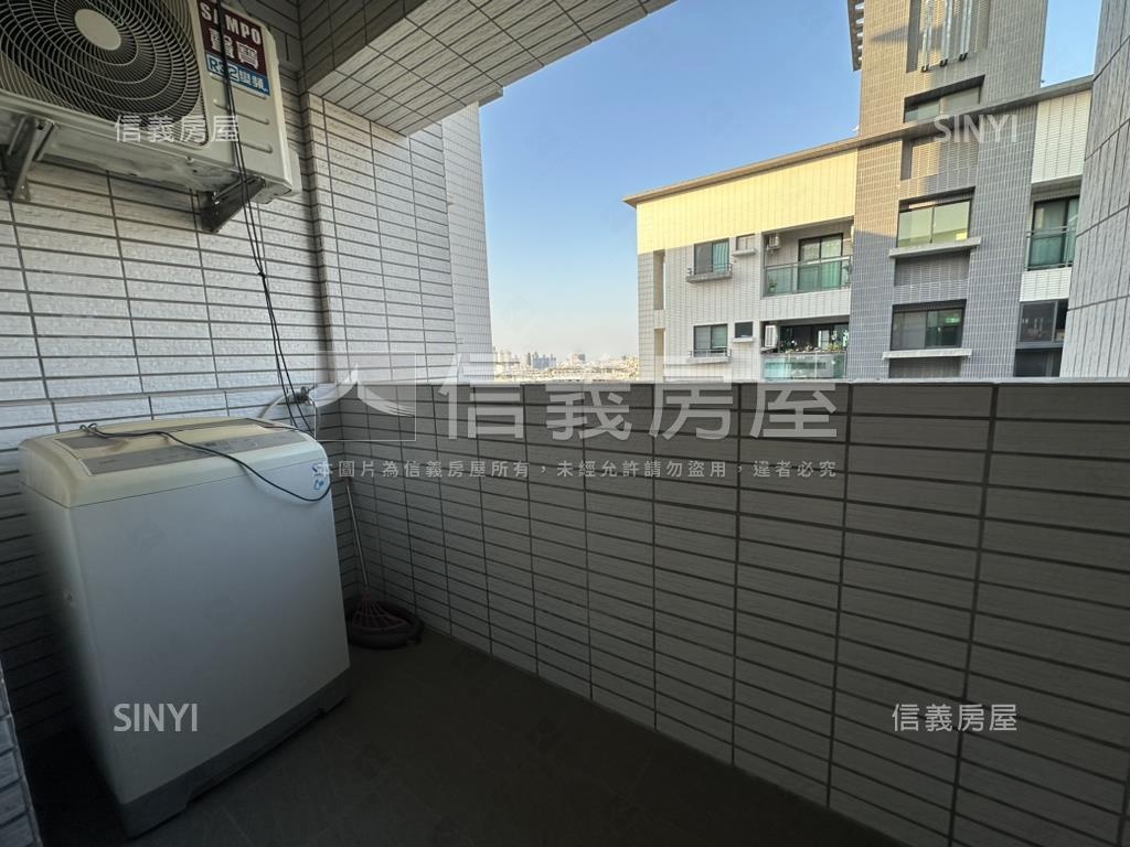 城市樂章２房平車房屋室內格局與周邊環境