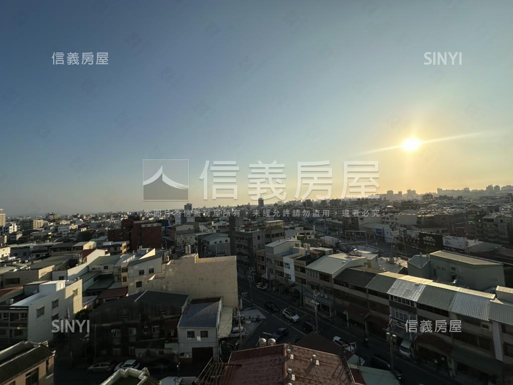 城市樂章２房平車房屋室內格局與周邊環境