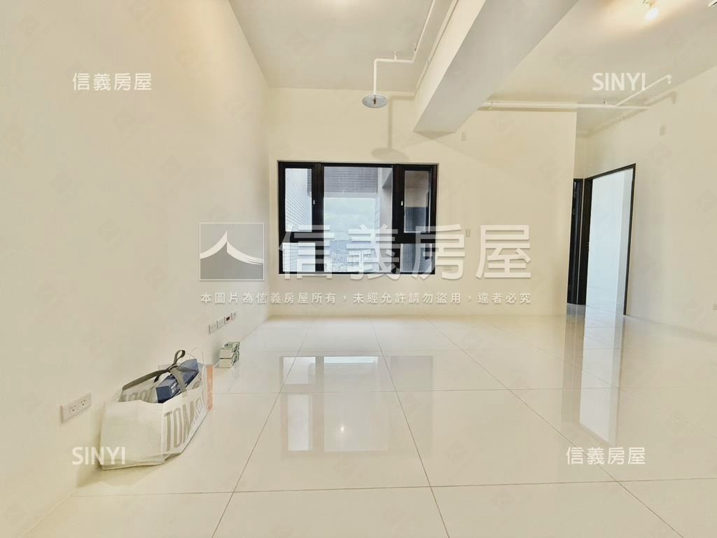 新美齊帝王三房平面車位房屋室內格局與周邊環境