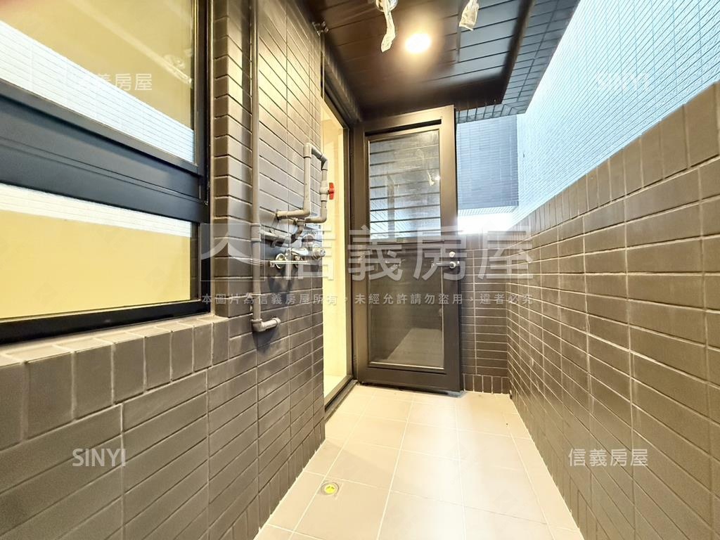 新美齊帝王三房平面車位房屋室內格局與周邊環境