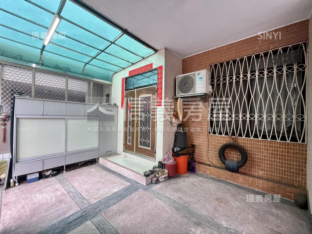 近捷運稀有朝南臨路透天房屋室內格局與周邊環境