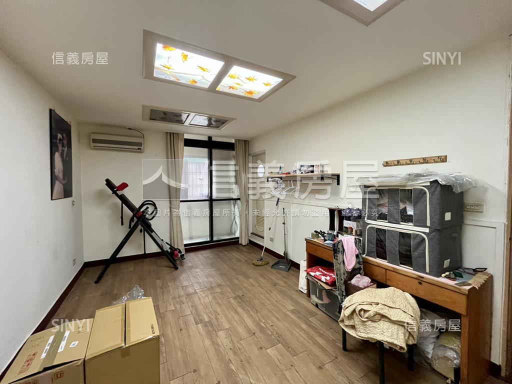 近捷運稀有朝南臨路透天房屋室內格局與周邊環境
