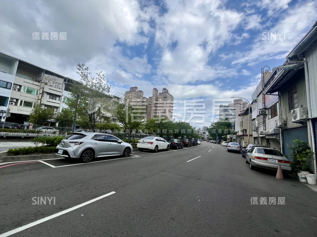 近捷運稀有朝南臨路透天房屋室內格局與周邊環境