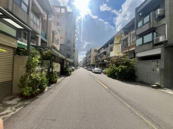 近捷運稀有朝南臨路透天