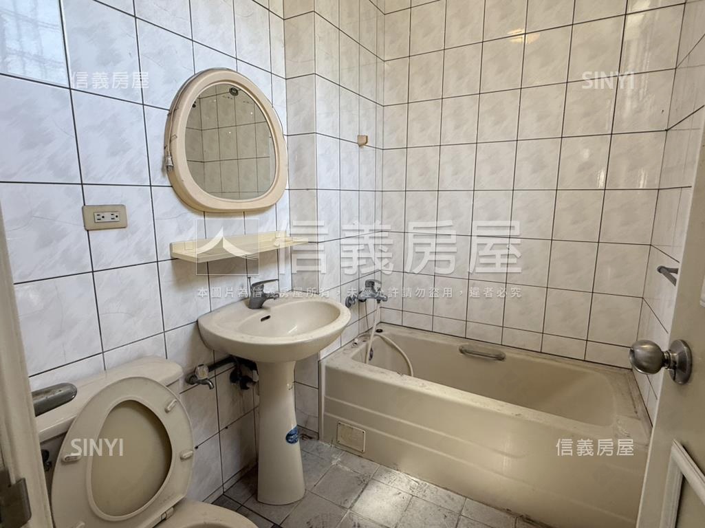 七期低總價四房雙車位房屋室內格局與周邊環境