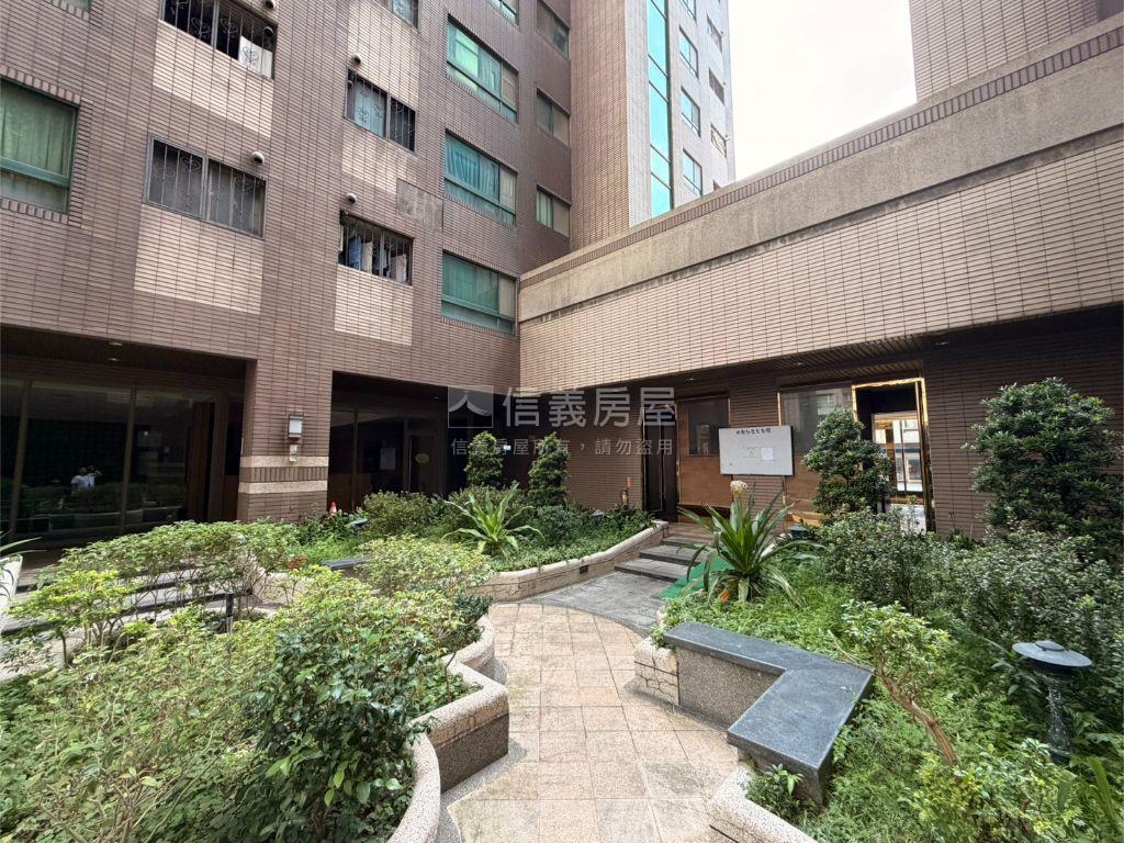 昭揚微風特區三房平面車位房屋室內格局與周邊環境