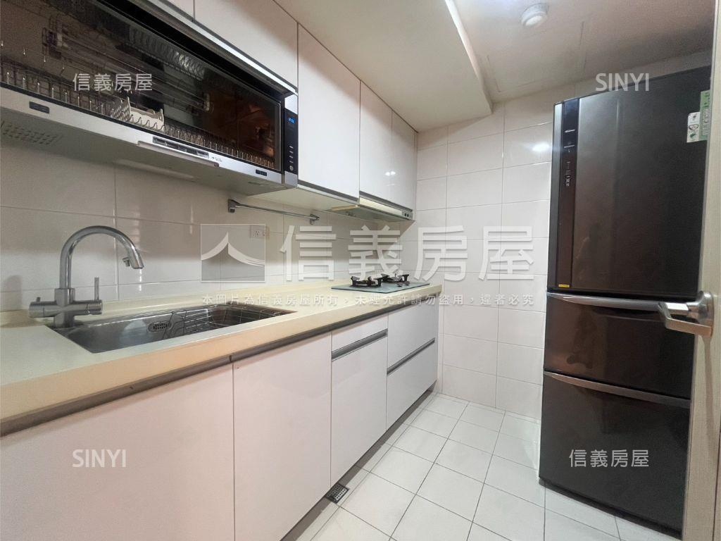 新悅城高樓美景三房平車房屋室內格局與周邊環境