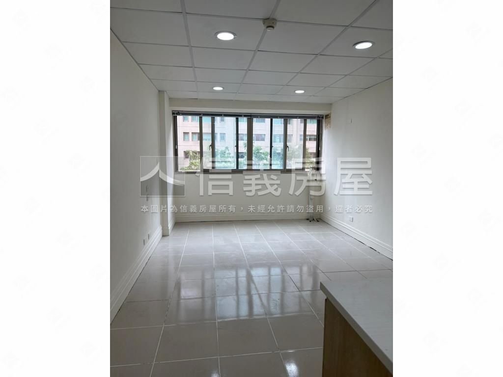 專任近忠孝復興捷運小資屋房屋室內格局與周邊環境