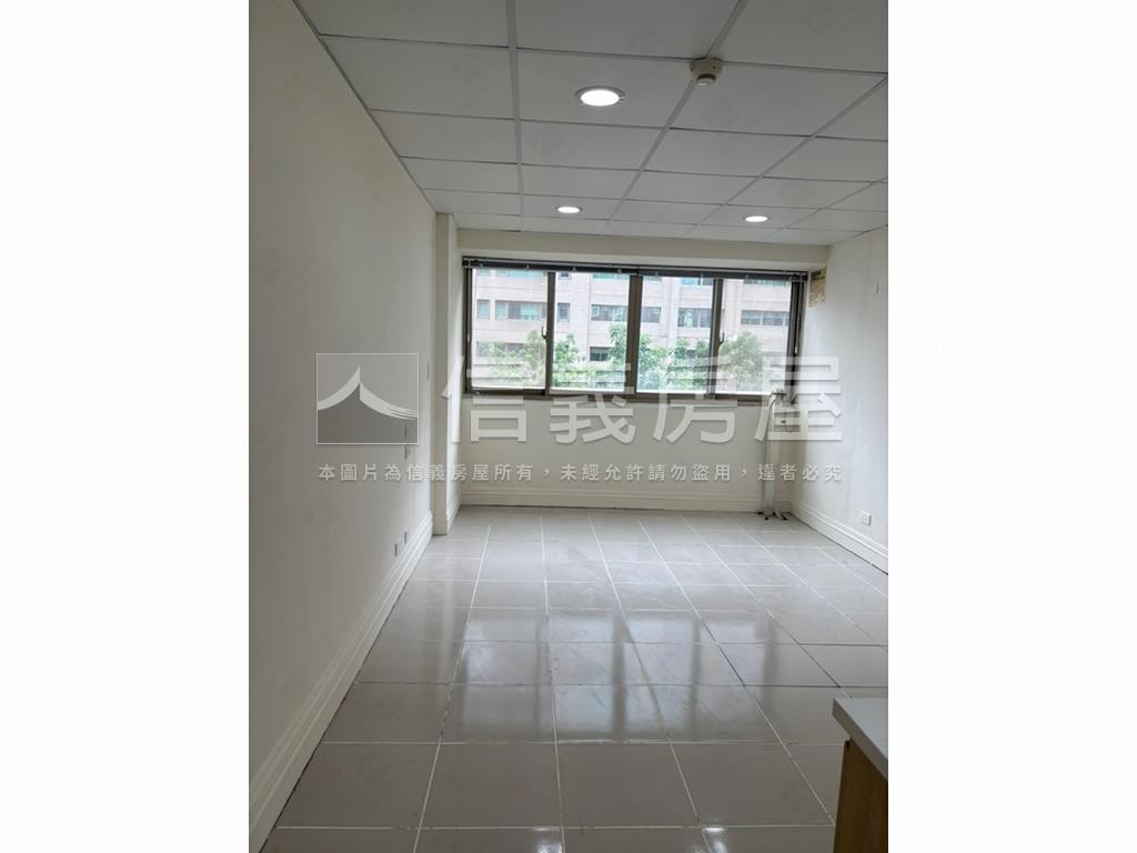 專任近忠孝復興捷運小資屋房屋室內格局與周邊環境