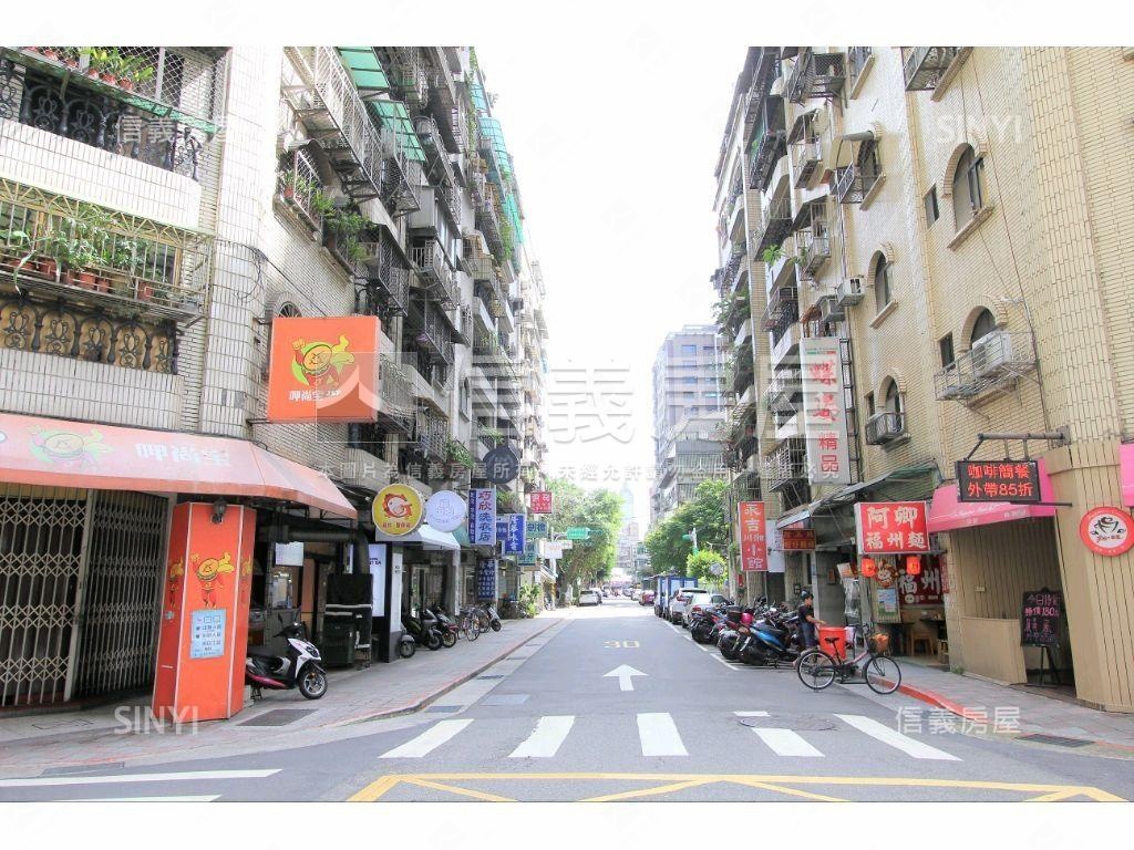 民西捷運挑高金店房屋室內格局與周邊環境