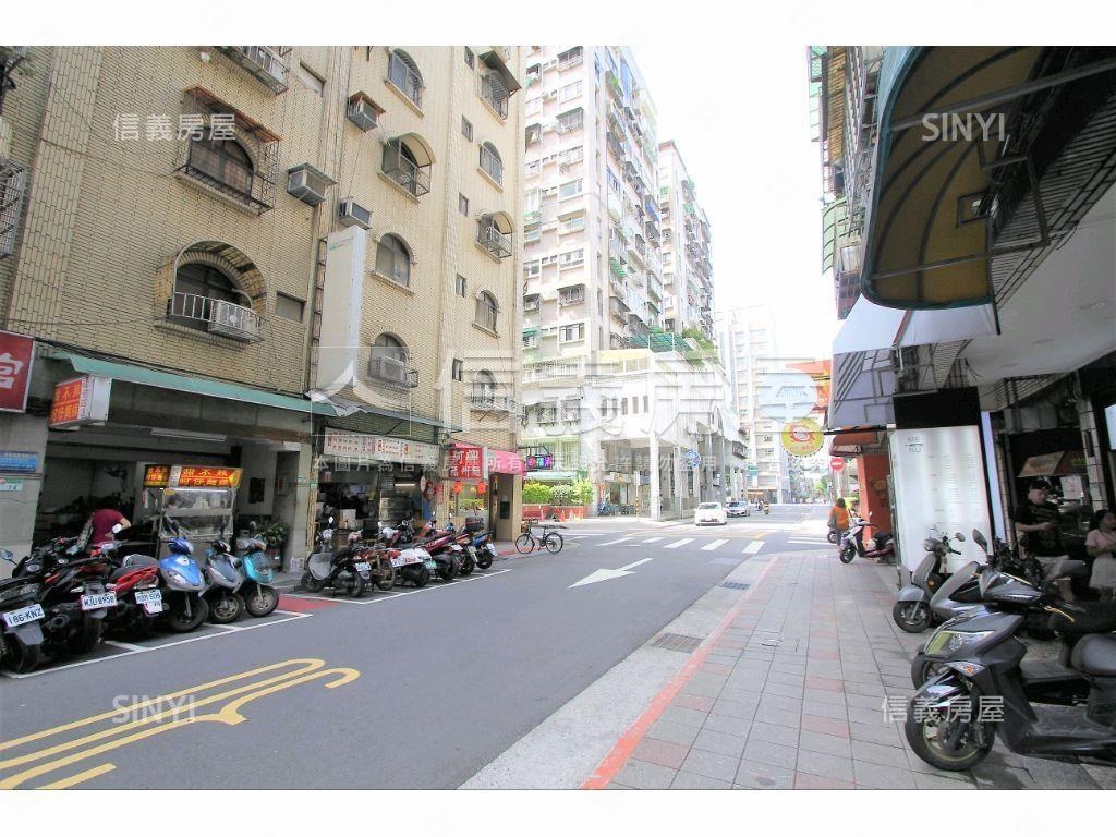 民西捷運挑高金店房屋室內格局與周邊環境