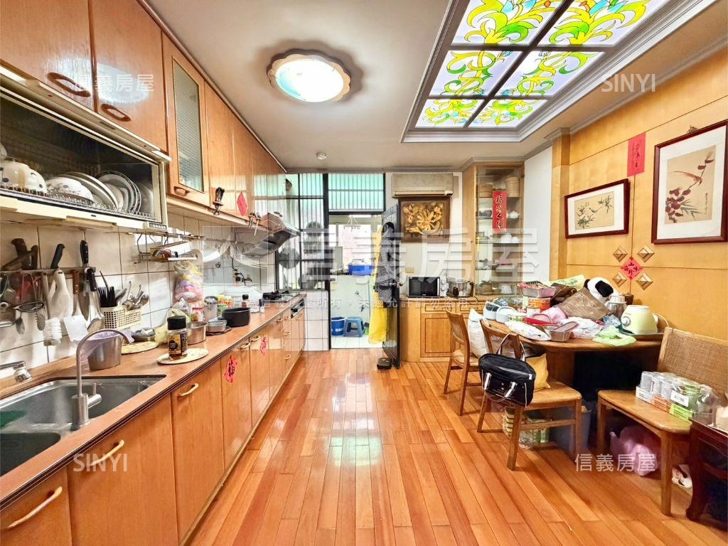 近陽明公園電梯大兩房房屋室內格局與周邊環境