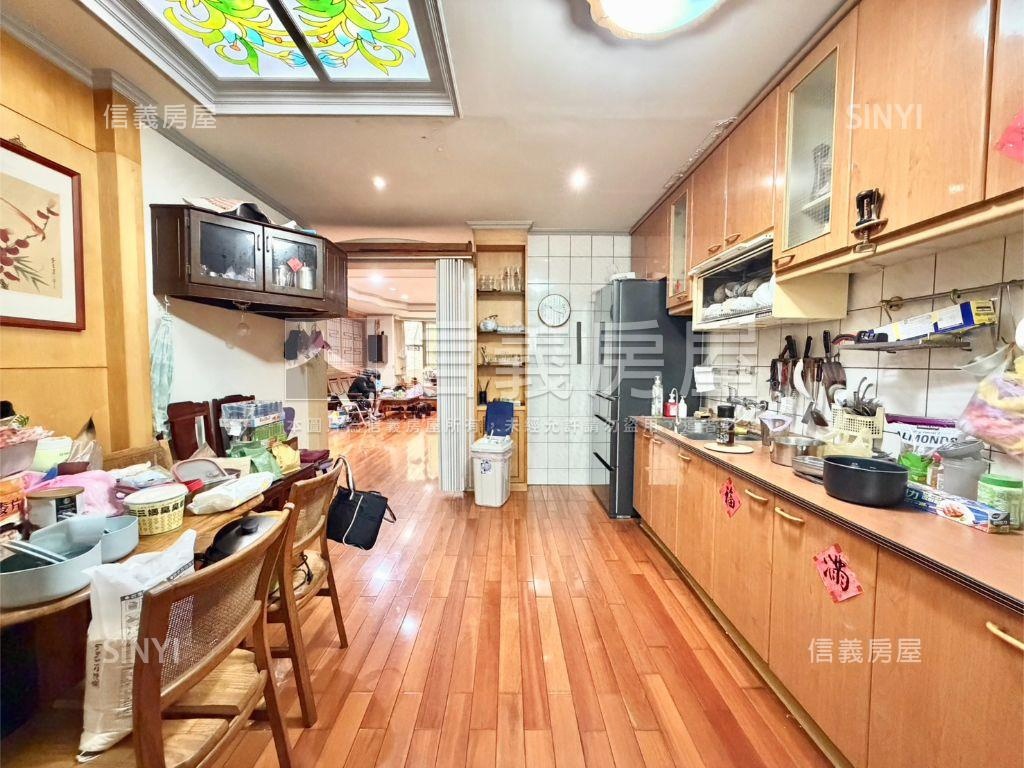 近陽明公園電梯大兩房房屋室內格局與周邊環境