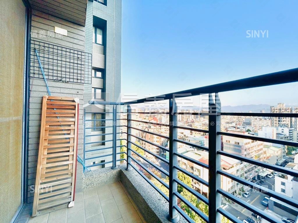 西區２房平車高樓園道視野房屋室內格局與周邊環境