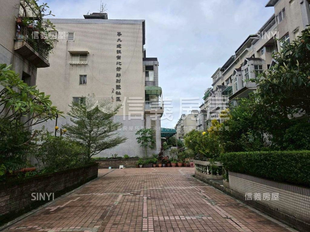 台北芳鄰邊間３房車位房屋室內格局與周邊環境