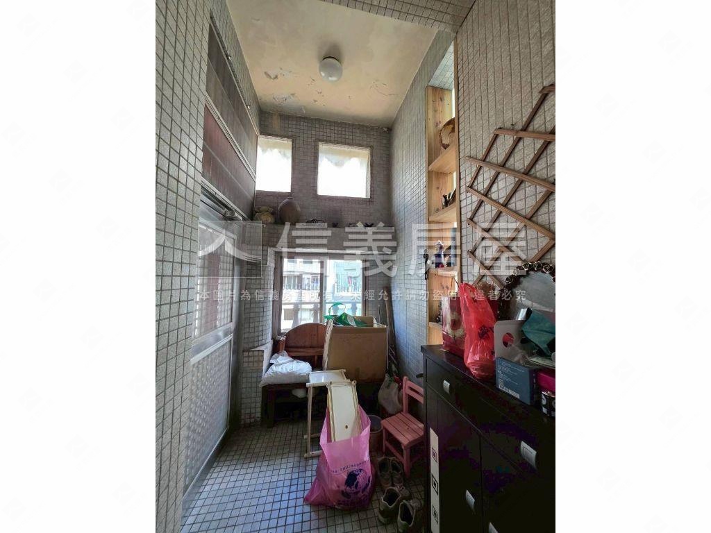 台北芳鄰邊間３房車位房屋室內格局與周邊環境