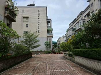 台北芳鄰邊間３房車位