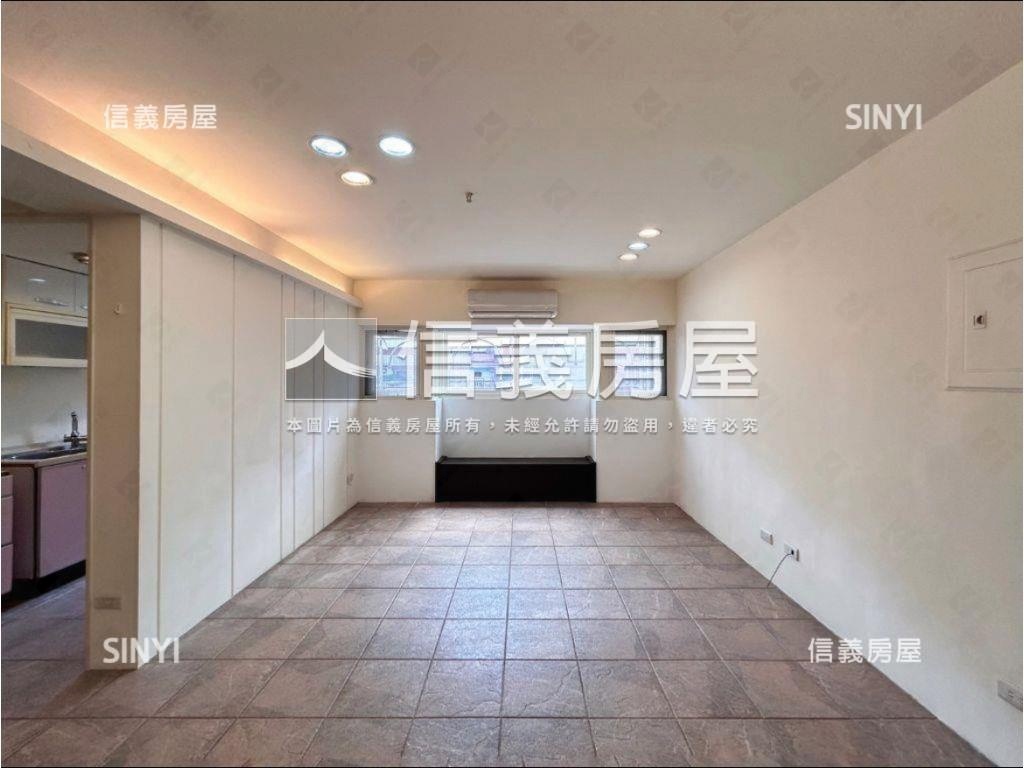 榮富高樓採光二房二衛房屋室內格局與周邊環境