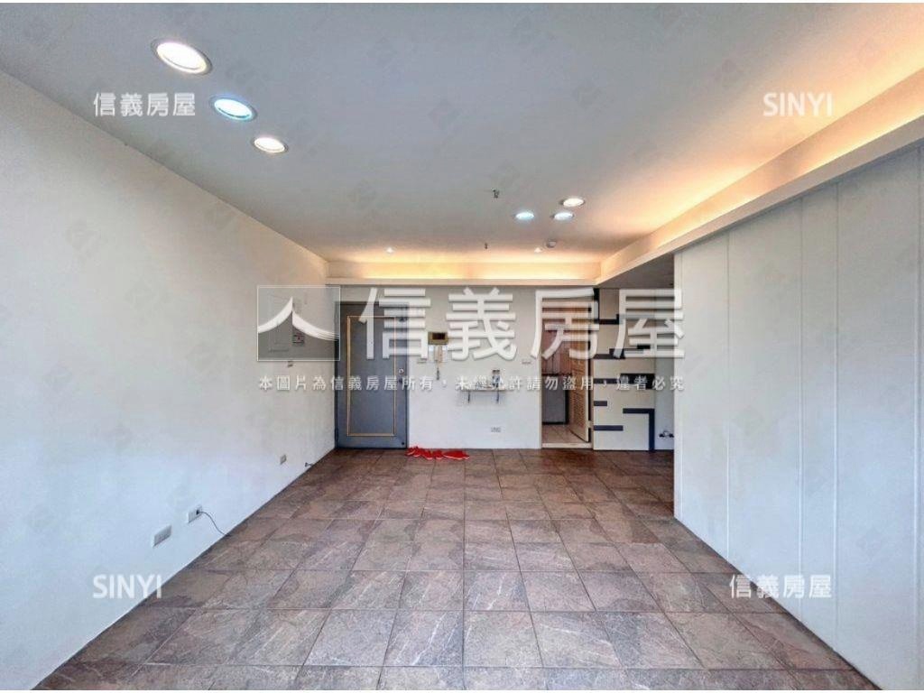 榮富高樓採光二房二衛房屋室內格局與周邊環境