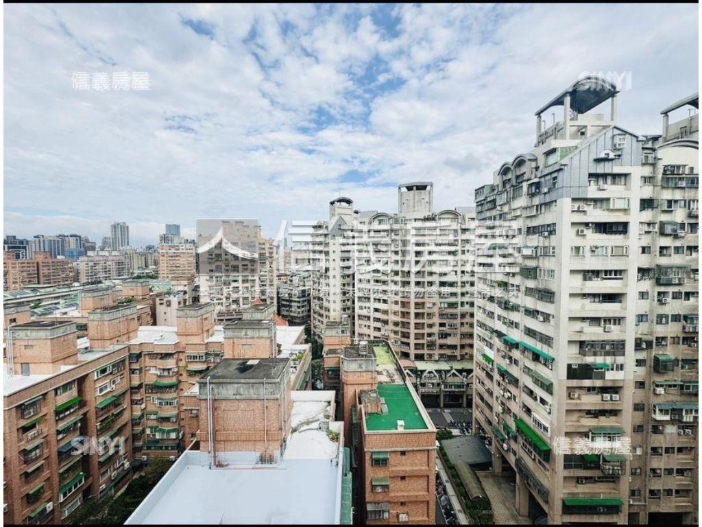 榮富高樓採光二房二衛房屋室內格局與周邊環境