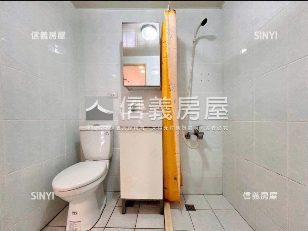 榮富高樓採光二房二衛房屋室內格局與周邊環境