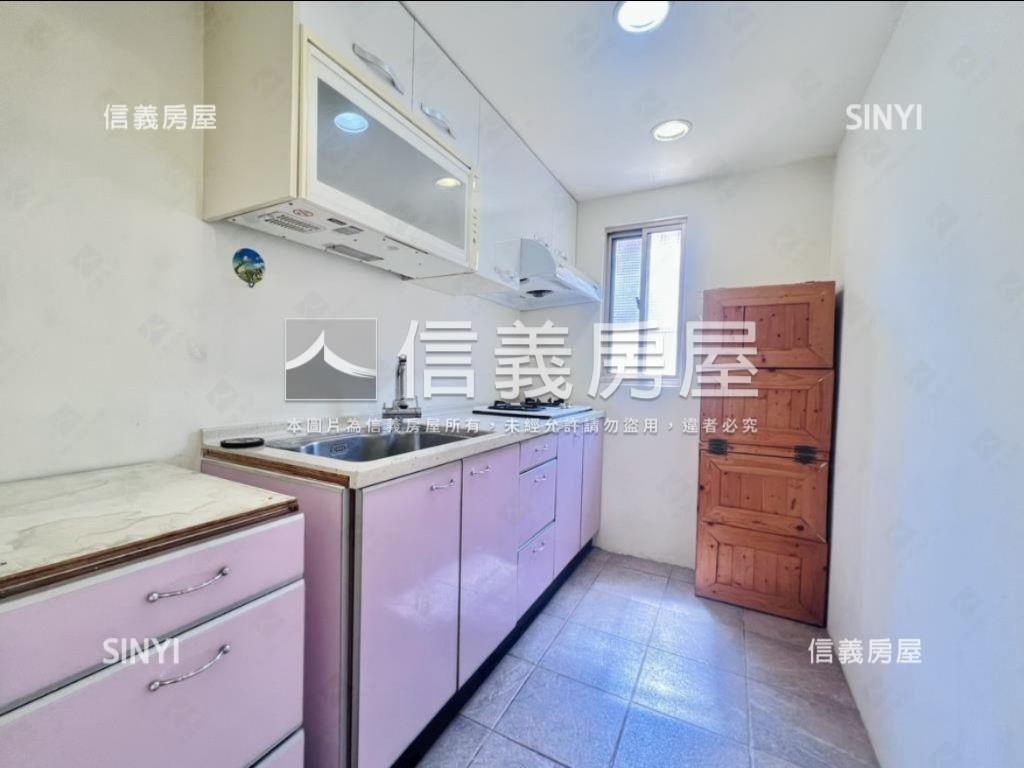 榮富高樓採光二房二衛房屋室內格局與周邊環境