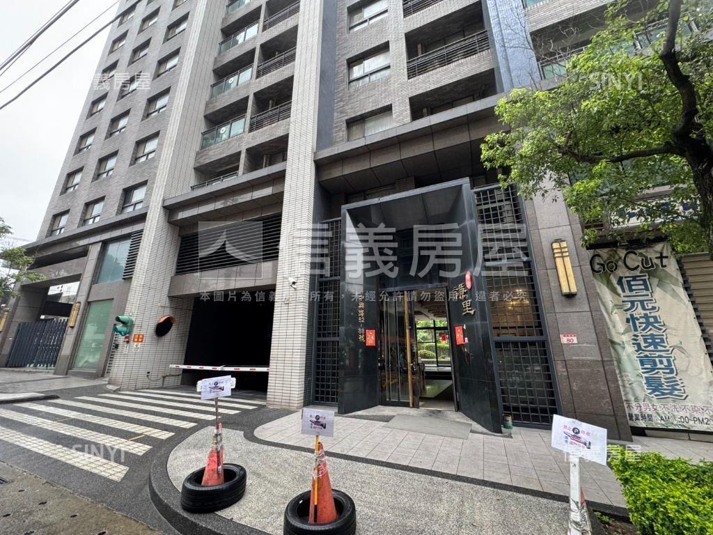 傳佳謙里～邊間兩房有車位房屋室內格局與周邊環境