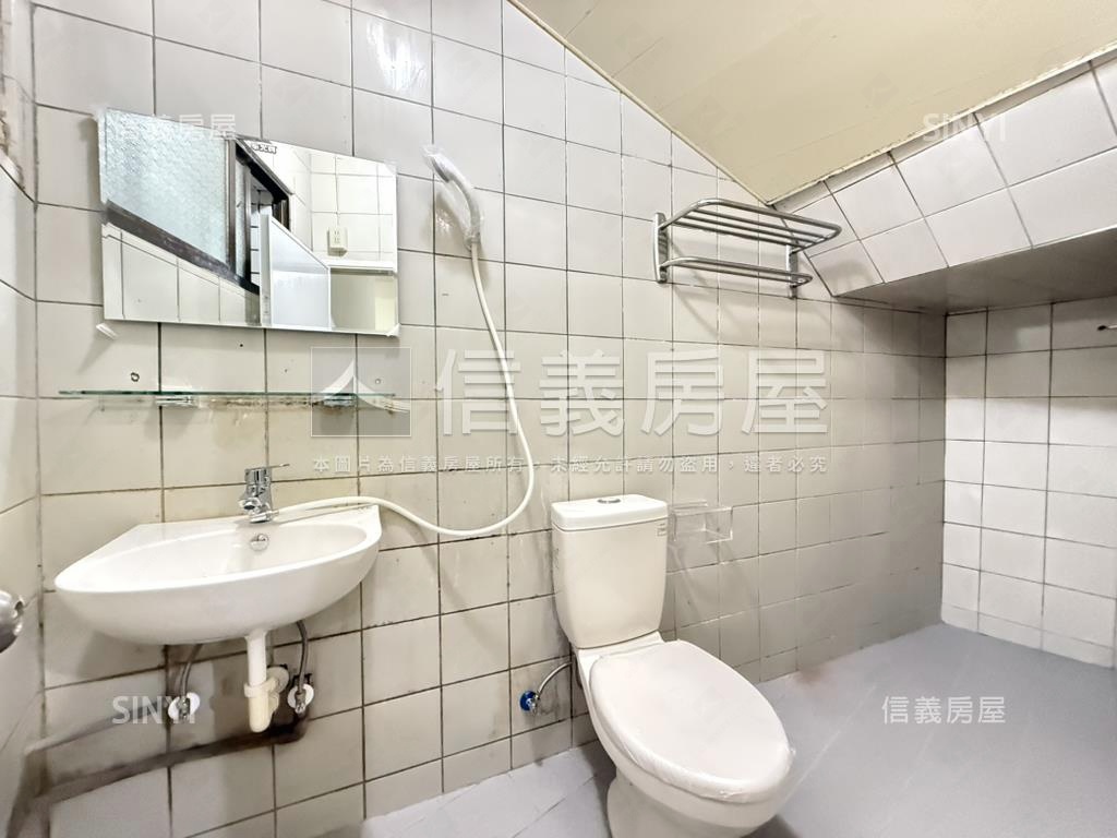 近仁和國小邊間透天房屋室內格局與周邊環境