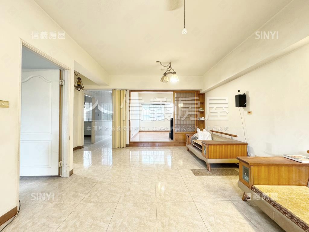 高鐵樞紐‧面寬店住房屋室內格局與周邊環境