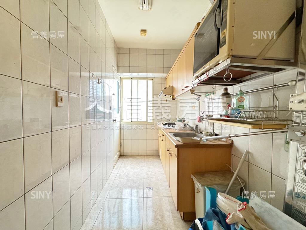 高鐵樞紐‧面寬店住房屋室內格局與周邊環境