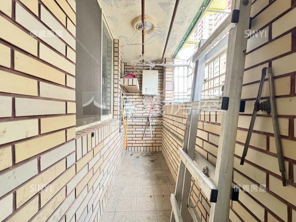高鐵樞紐‧面寬店住房屋室內格局與周邊環境