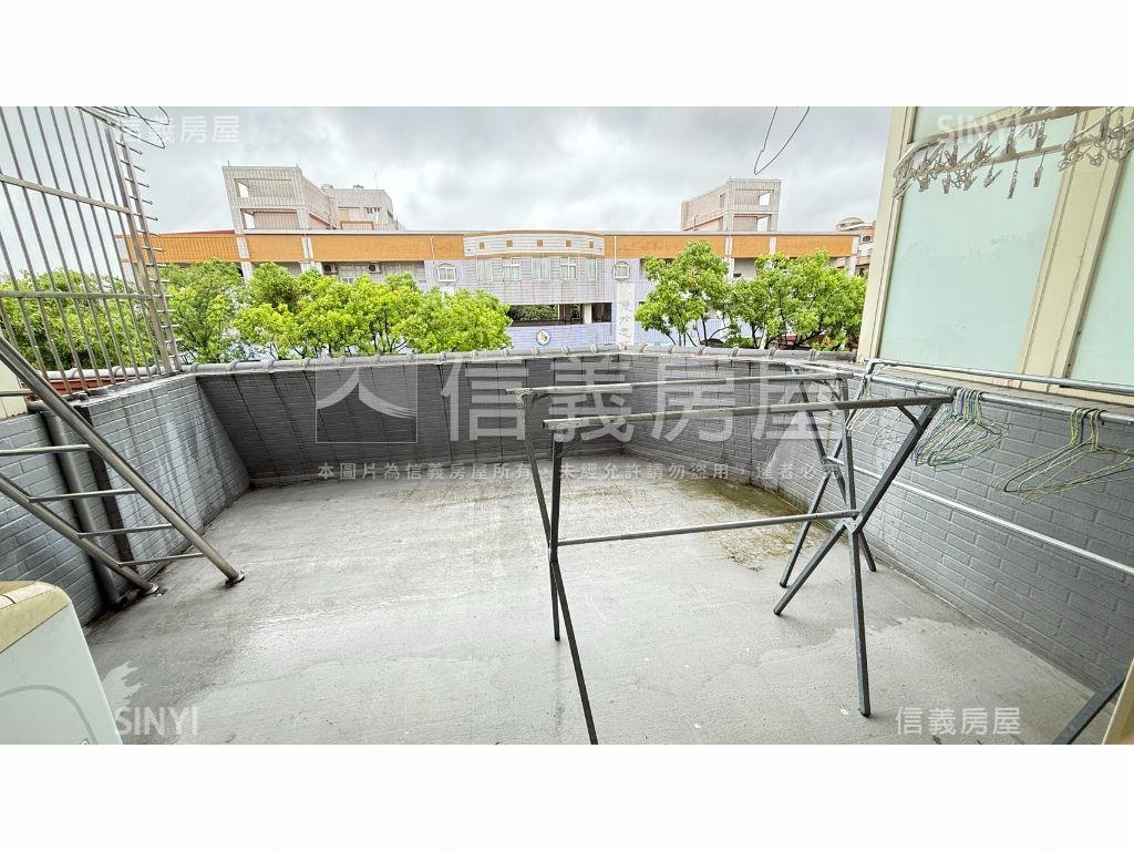 面國小精美透店房屋室內格局與周邊環境