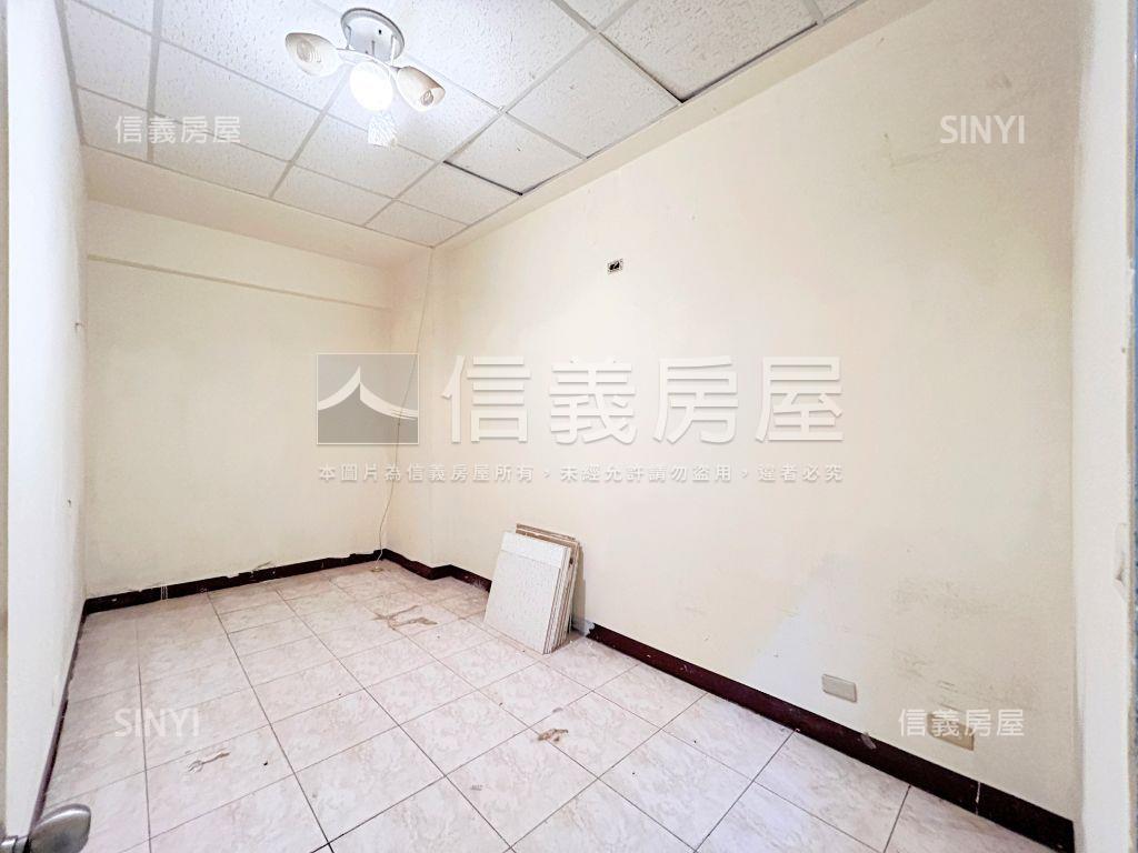 近未來體育園區金店面房屋室內格局與周邊環境