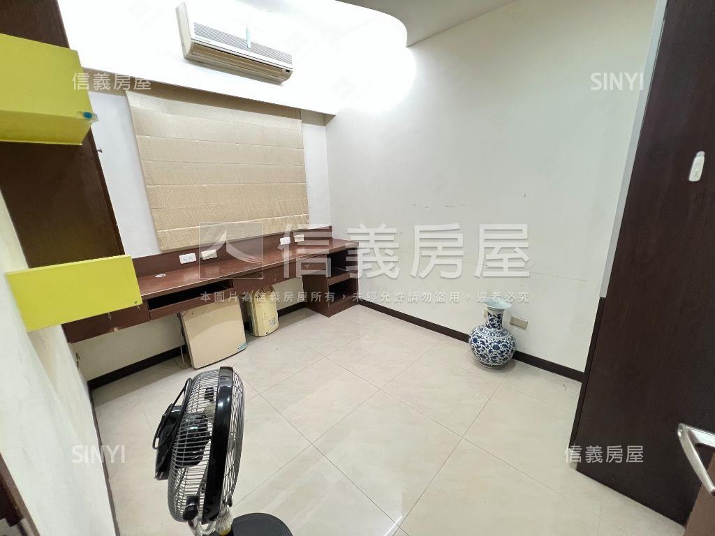 凱撒景觀四房車位房屋室內格局與周邊環境