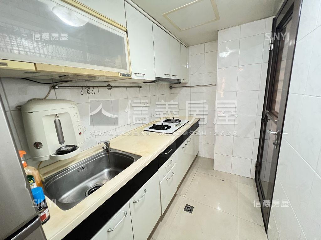 凱撒景觀四房車位房屋室內格局與周邊環境