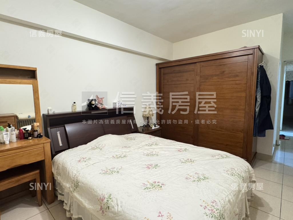 藝術名宮三房有車位房屋室內格局與周邊環境