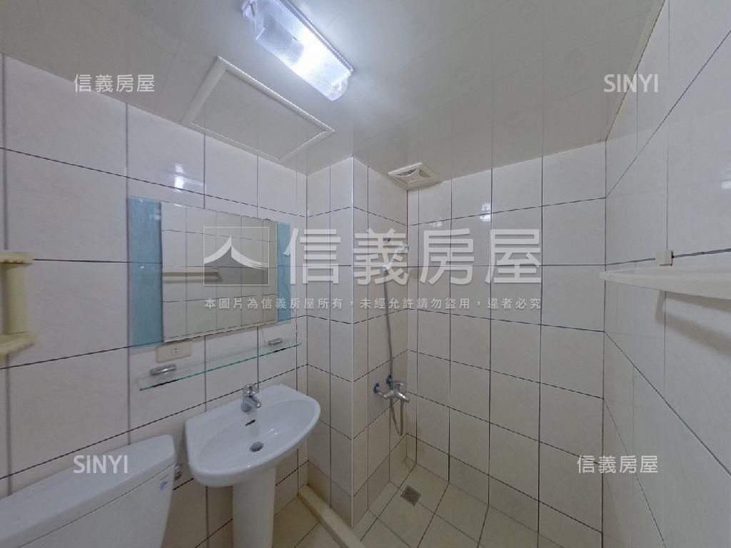 藝術名宮三房有車位房屋室內格局與周邊環境