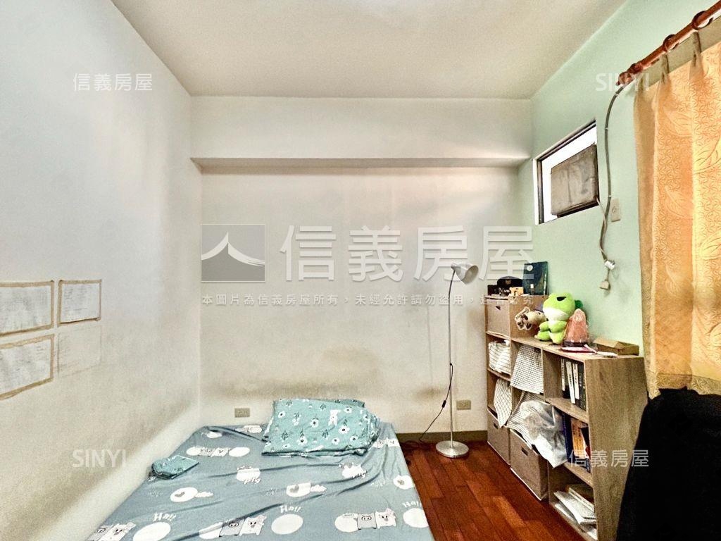 楠梓低總價機能好停車透天房屋室內格局與周邊環境
