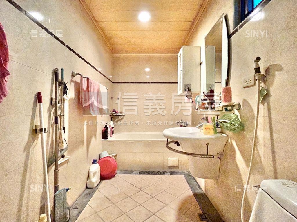 楠梓低總價機能好停車透天房屋室內格局與周邊環境