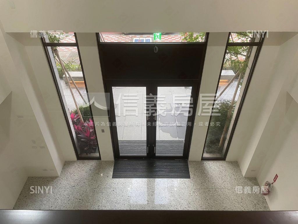 近水湳十二期文修公園店面房屋室內格局與周邊環境