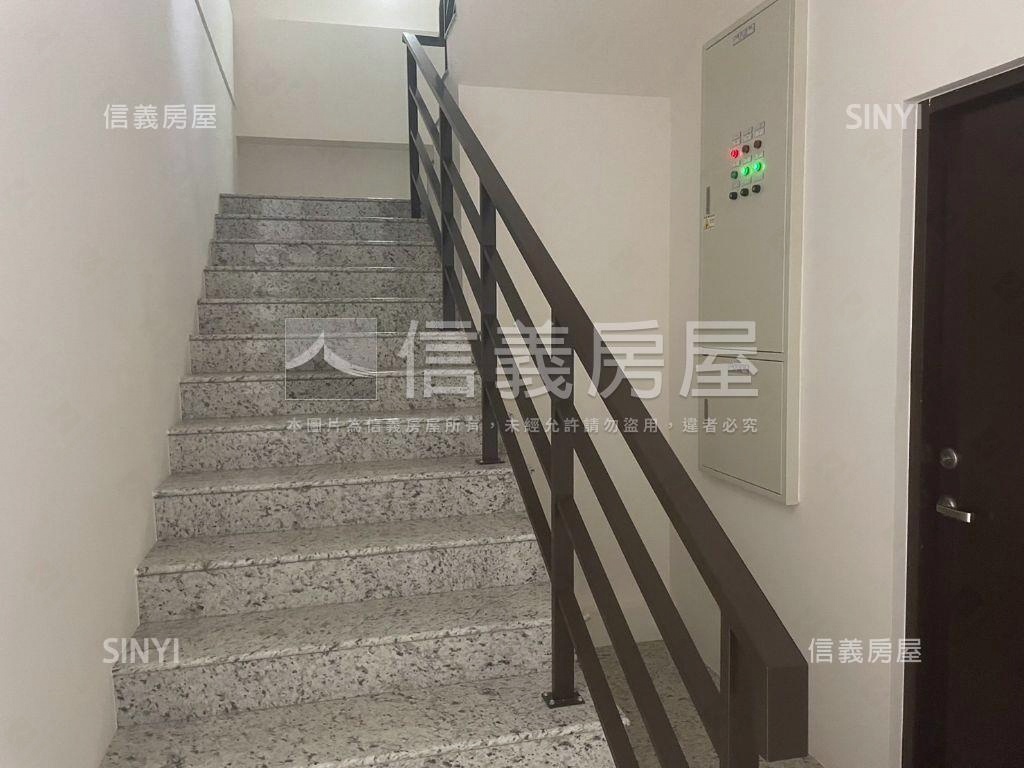 近水湳十二期文修公園店面房屋室內格局與周邊環境