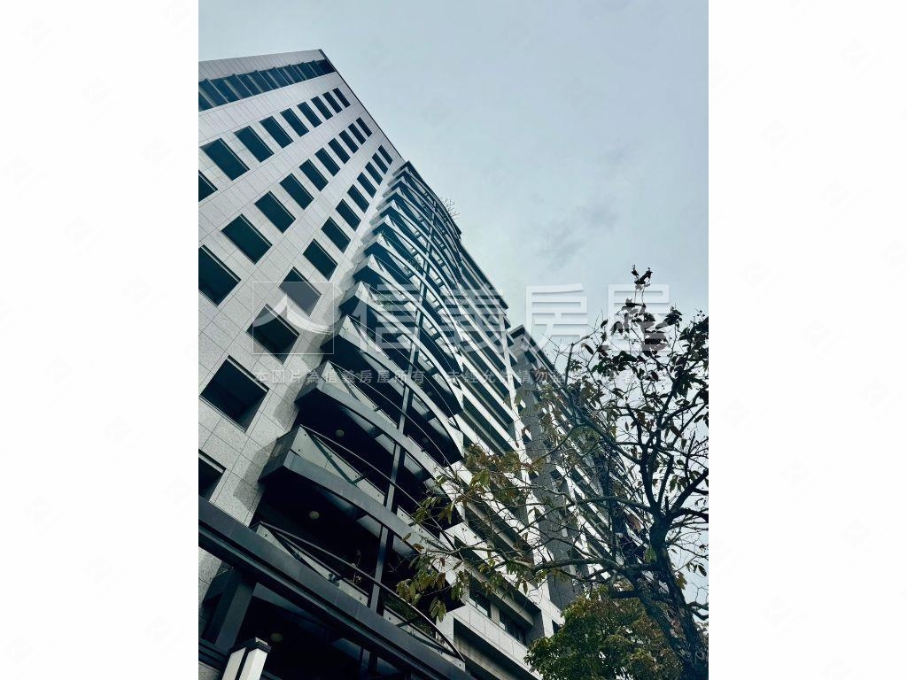 近港墘內科長虹高質感店面房屋室內格局與周邊環境