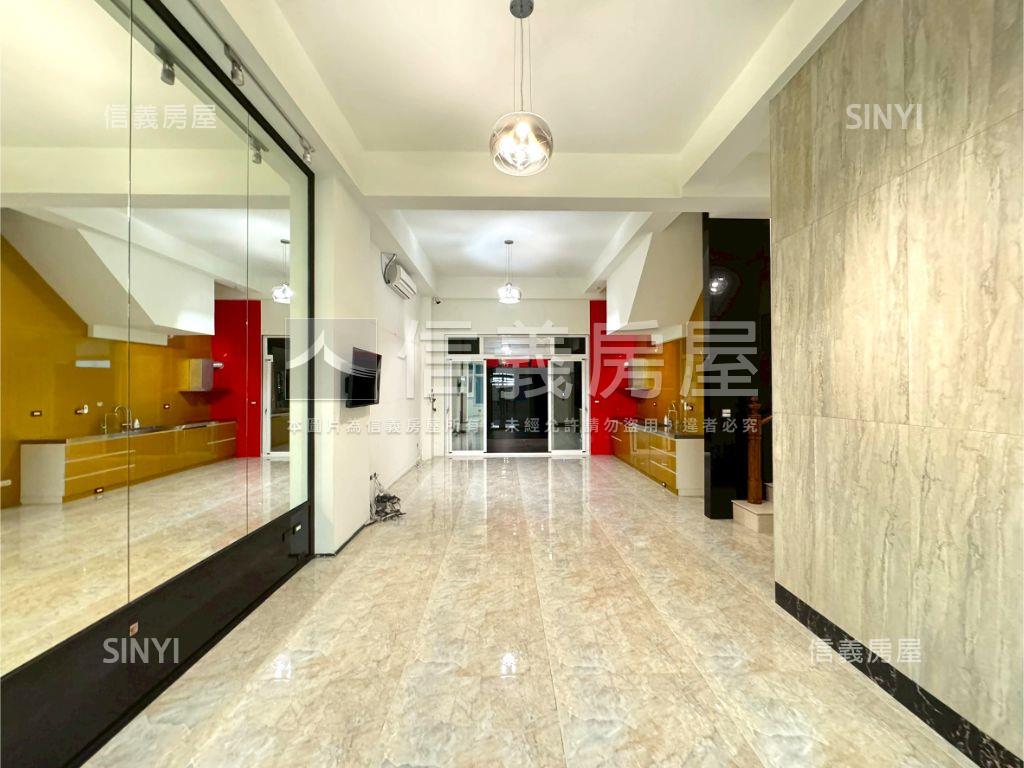 府平英倫優雅車墅房屋室內格局與周邊環境