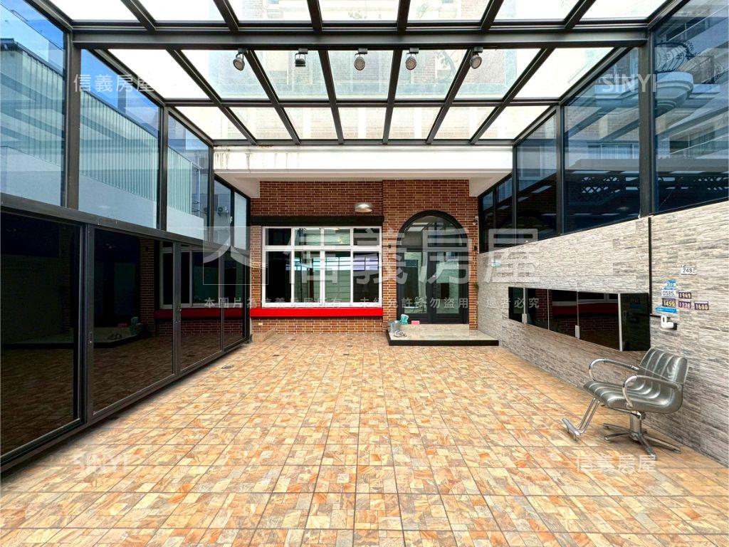 府平英倫優雅車墅房屋室內格局與周邊環境