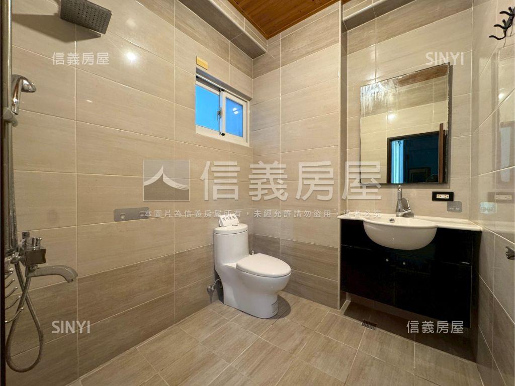 府平英倫優雅車墅房屋室內格局與周邊環境