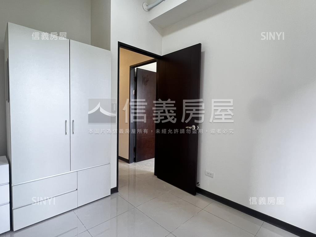 土城重劃邊間二房獨立廚房房屋室內格局與周邊環境