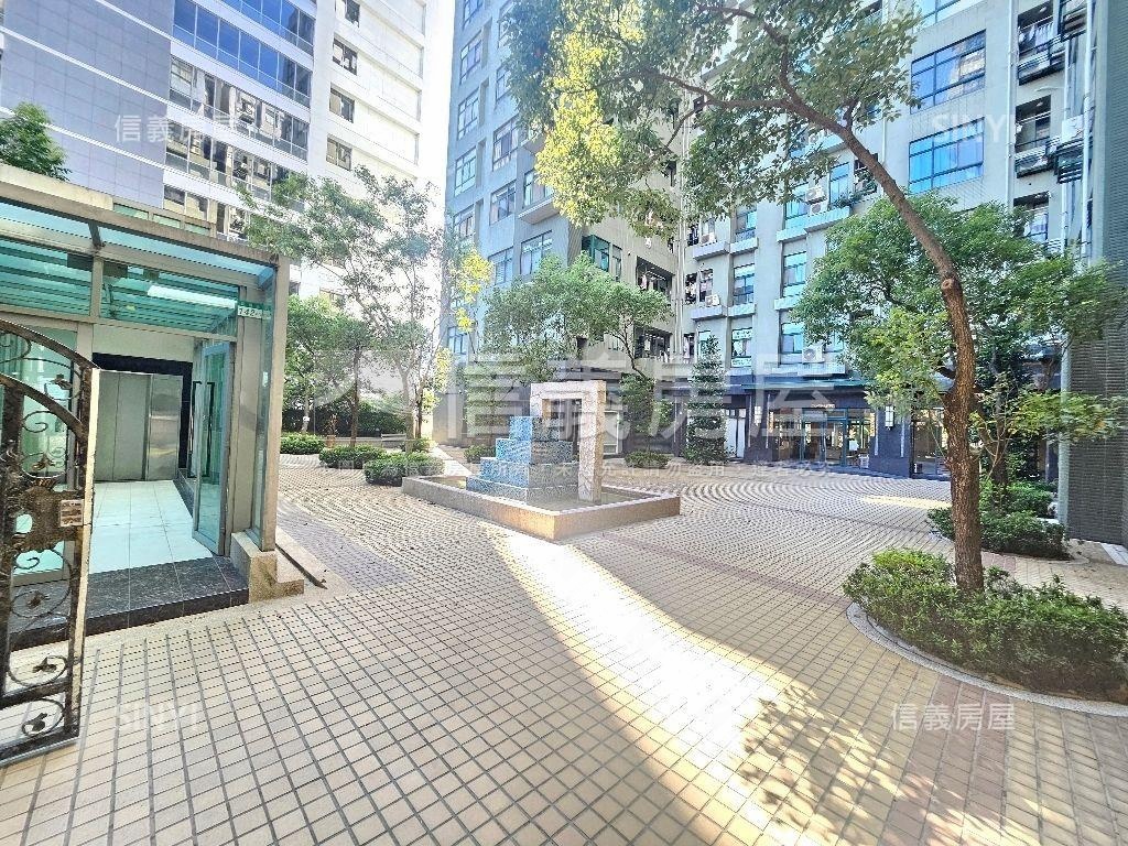 Ｉ－ＣＯＭＥ挑高房屋室內格局與周邊環境